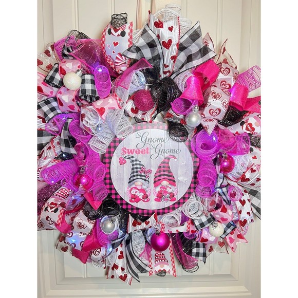 Handmade Valentine’s Gnome Sweet Gnome Ribbon Prelit Wreath 22 ins LED W16 - Picture 8 of 11
